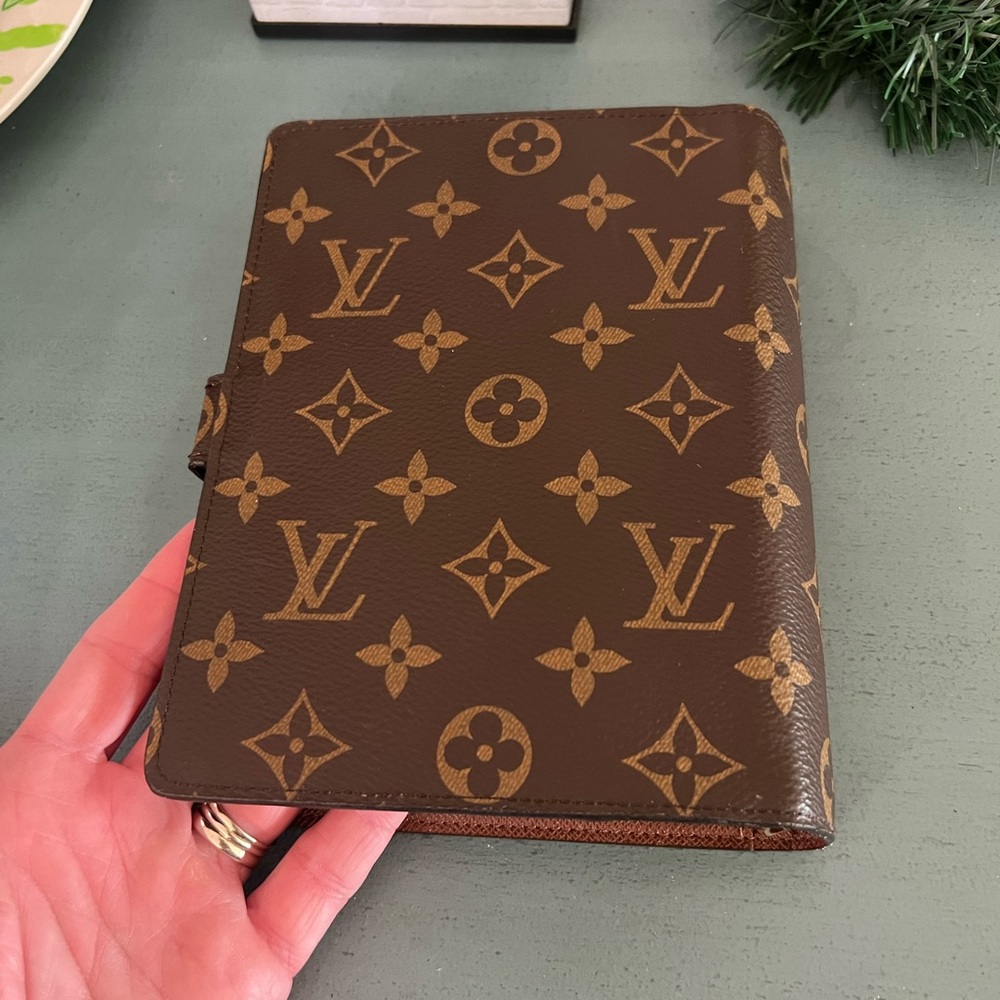 Authentic Louis Vuitton medium size agenda